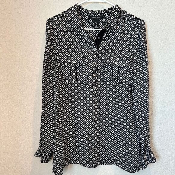 White House Black Market Tops - White House Black Market Black & White Diamond Print 100% Silk Popover Blouse 10